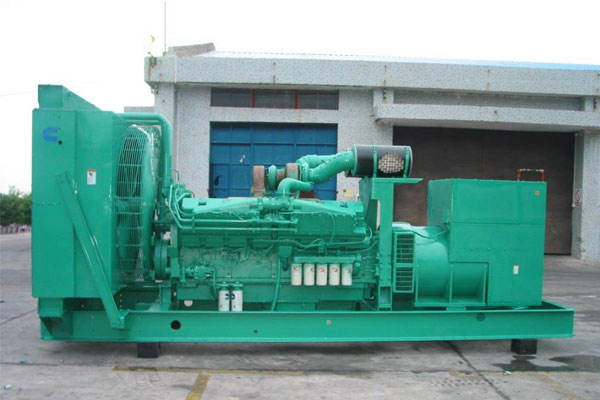 锦江工厂发电机应急发电时如何更准确地检查发电机状态？