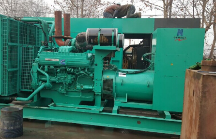 锦江发电机组如何判断水冷式机油散热器内部是否需要清洗？